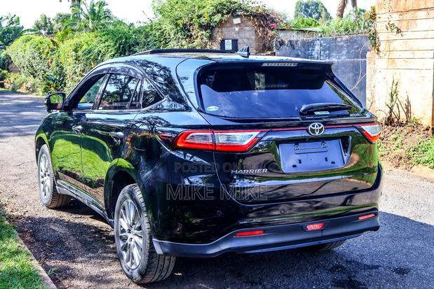 Toyota Harrier 2.0 2019 Black