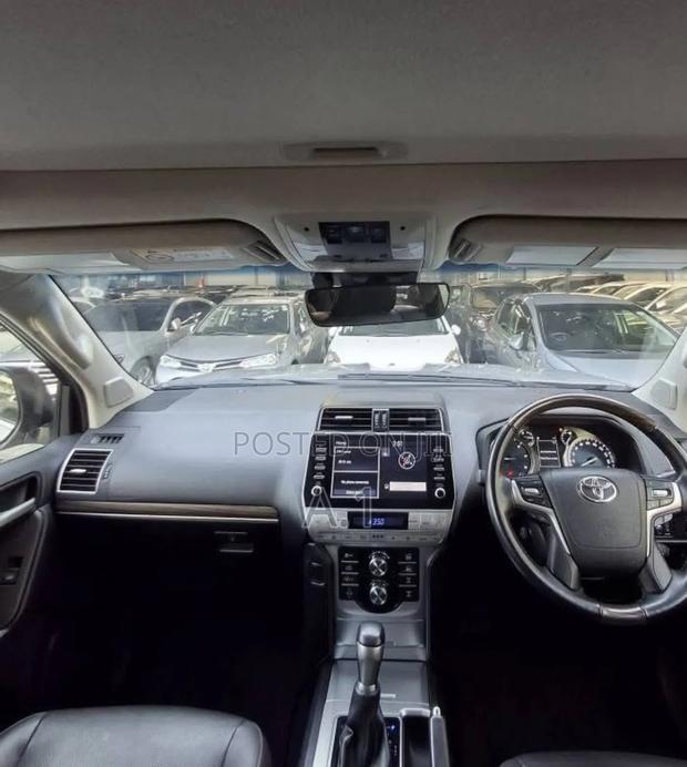 Toyota Land Cruiser Prado 2.8 2020 Silver