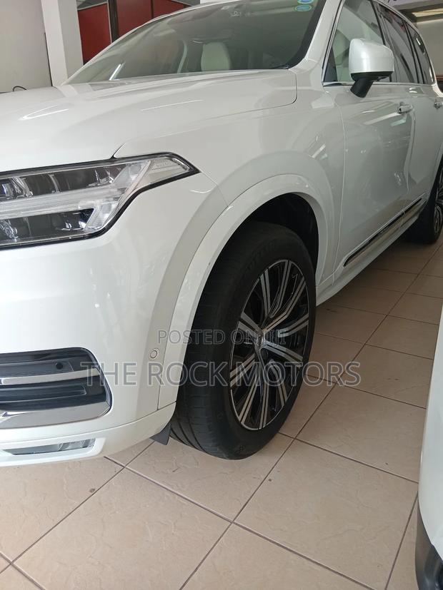 Volvo XC90 2022 White