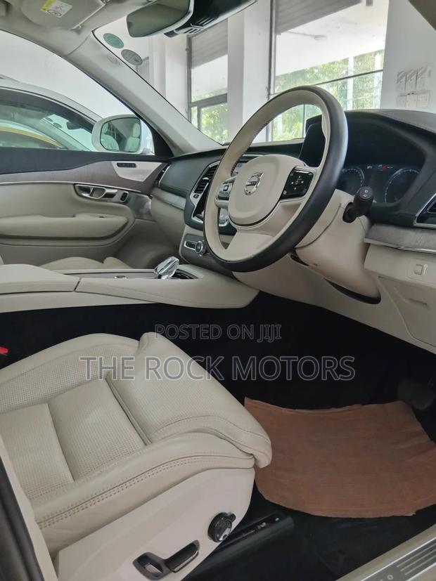 Volvo XC90 2022 White