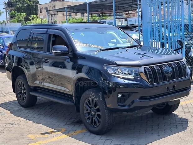 Toyota Land Cruiser Prado 2.8 2022 Black