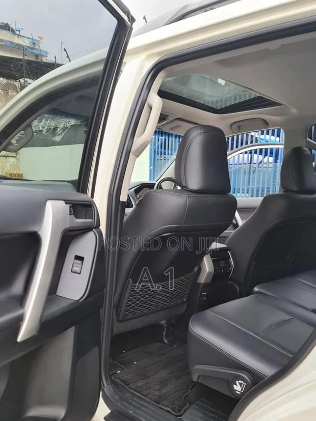 Toyota Land Cruiser Prado 2.8 2019 White