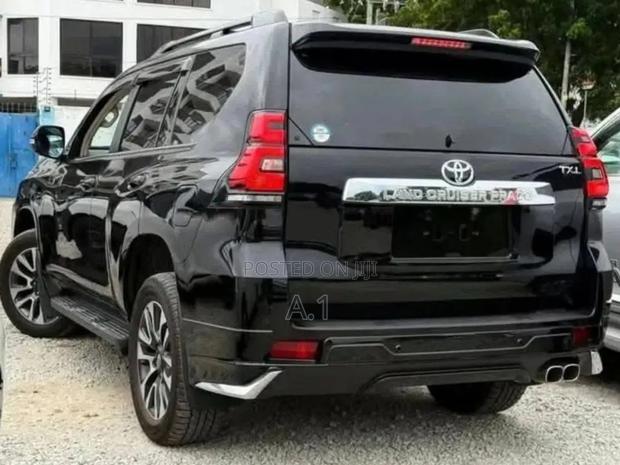 Toyota Land Cruiser Prado 2.8 2023 Black