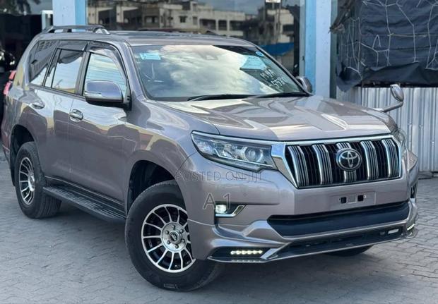 Toyota Land Cruiser Prado 2.7 2018 Gold