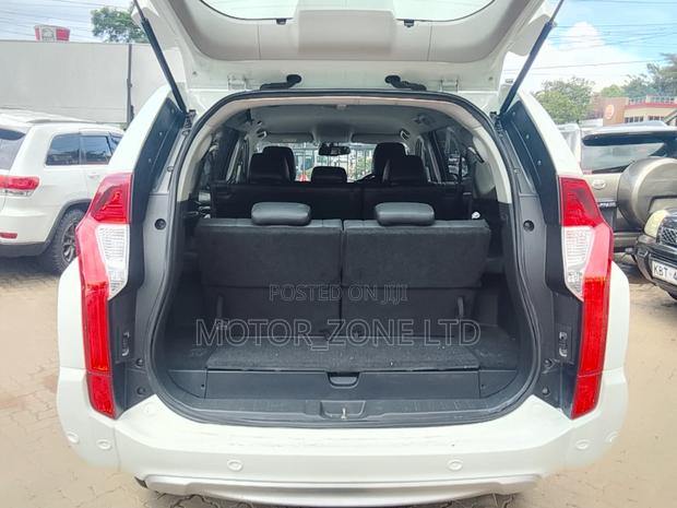 Mitsubishi Pajero Sport 2019 White