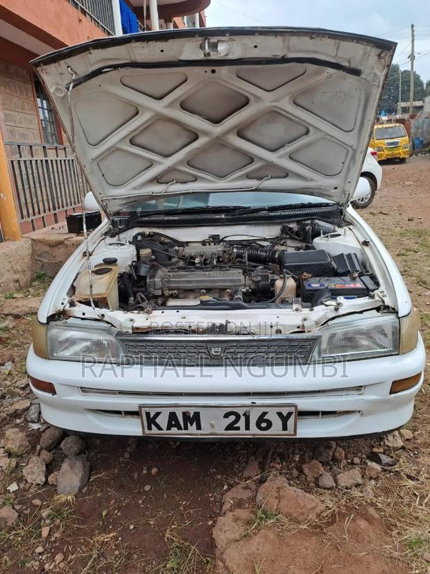 Toyota Corolla 1997 White