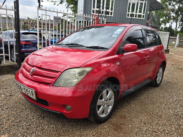 Toyota IST 2004 Red