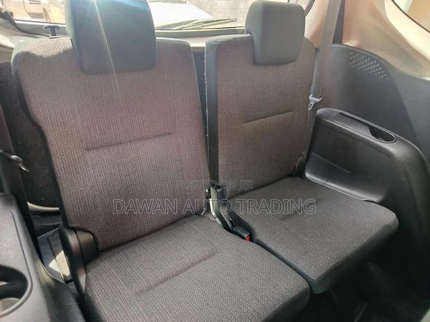 Toyota Sienta 2019 Silver