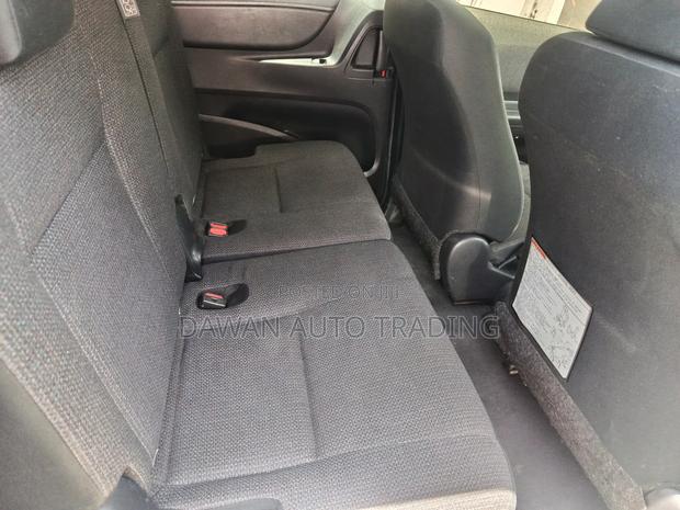 Toyota Sienta 2019 Silver
