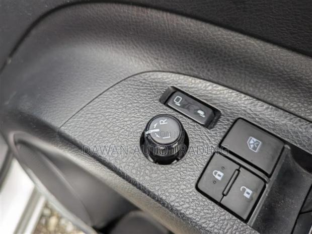 Toyota Sienta 2020 Silver