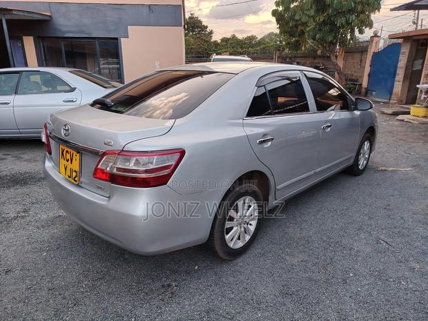Toyota Premio 2013 Silver