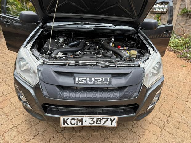 Isuzu D-MAX 2017 Gray
