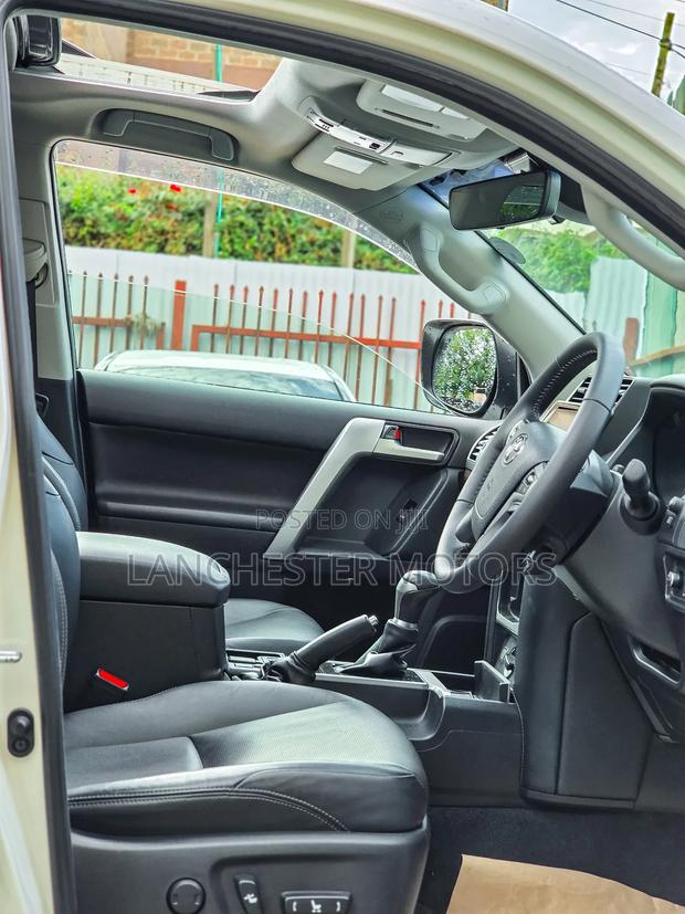 Toyota Land Cruiser Prado 2019 White