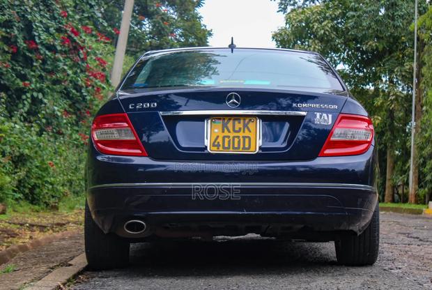 Mercedes-Benz C200 2010 Blue