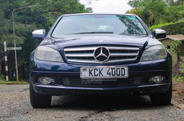Mercedes-Benz C200 2010 Blue