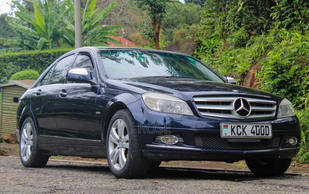 Mercedes-Benz C200 2010 Blue