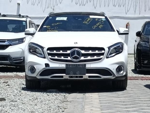 Mercedes-Benz GLA-Class 2019 White