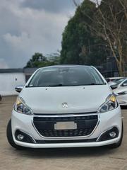 Peugeot 208 2018 White for sale