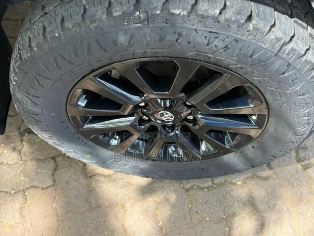 Toyota Land Cruiser Prado 2.8 2022 Gray