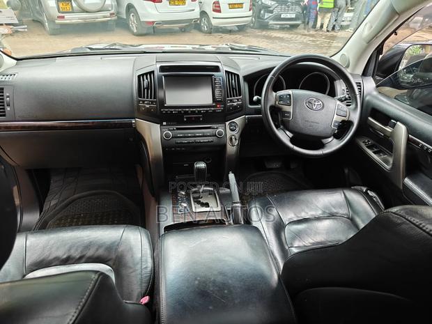 Toyota Land Cruiser 4.5 V8 VXR 2011 Gray