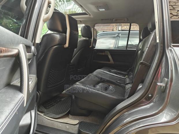 Toyota Land Cruiser 4.5 V8 VXR 2011 Gray