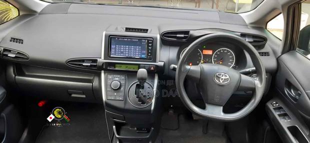 Toyota Wish 2017 Black