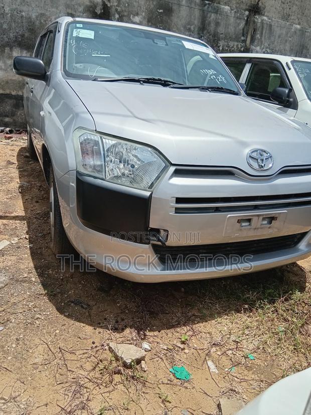 Toyota Probox 2018 Silver