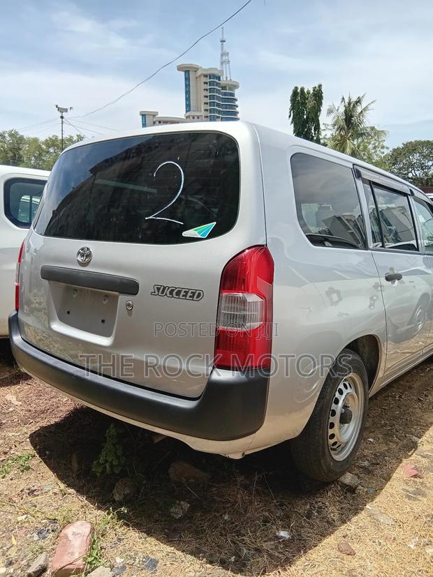 Toyota Probox 2018 Silver