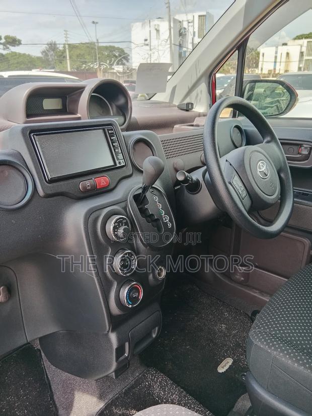 Toyota Porte 2019 Red