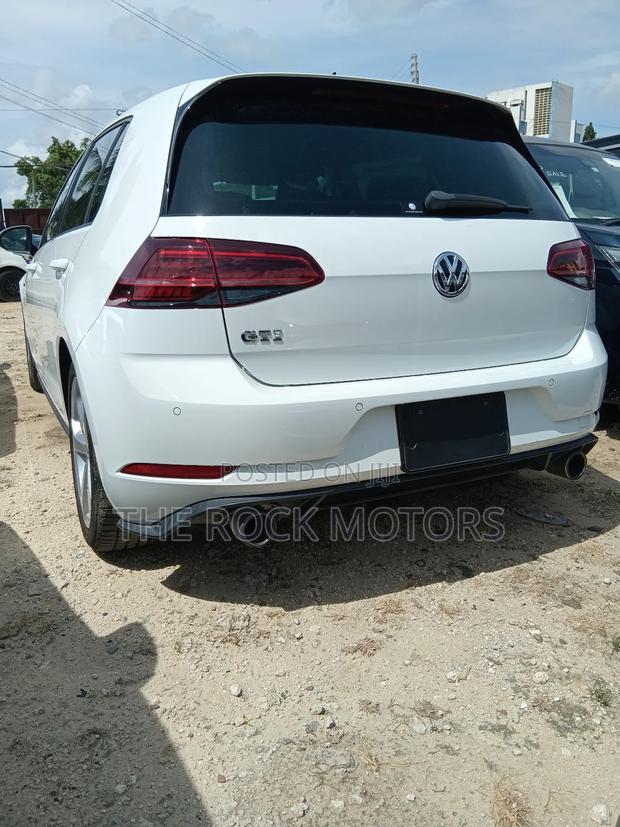Volkswagen Golf GTI 2015 White