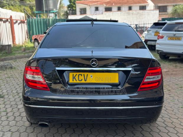 Mercedes-Benz C200 2012 Black