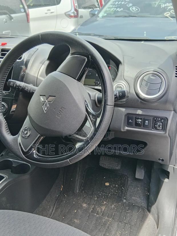 Mitsubishi Mirage 2019 Silver