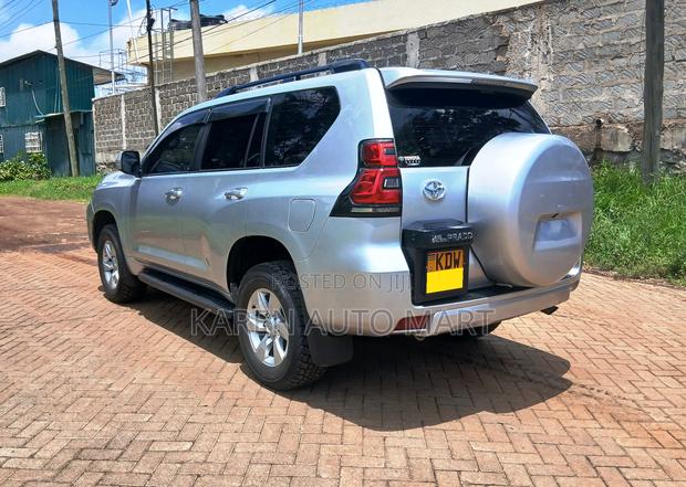 Toyota Land Cruiser Prado 2.8 2019 Silver