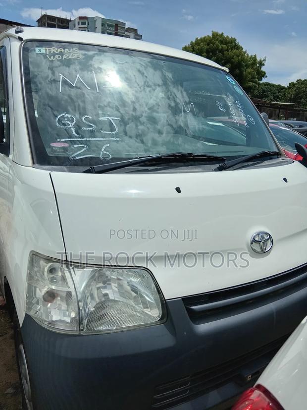 Toyota TownAce 2018 White