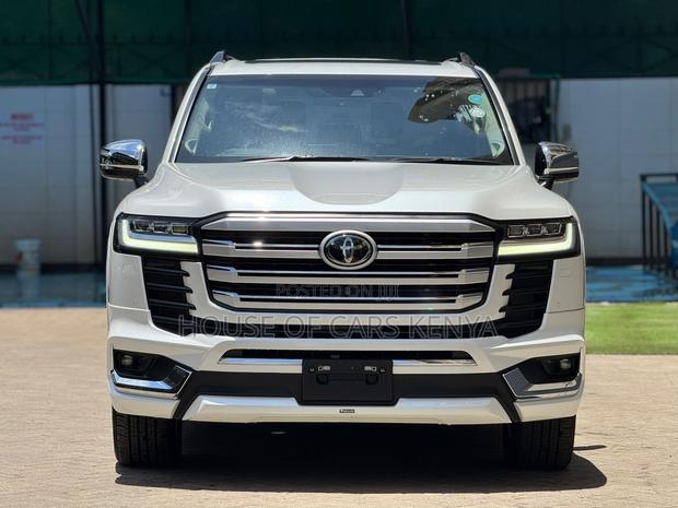 New Toyota Land Cruiser LC300 2023 Pearl