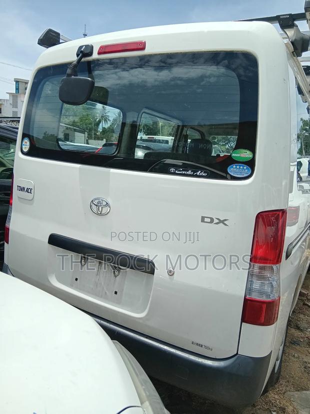 Toyota TownAce 2018 White