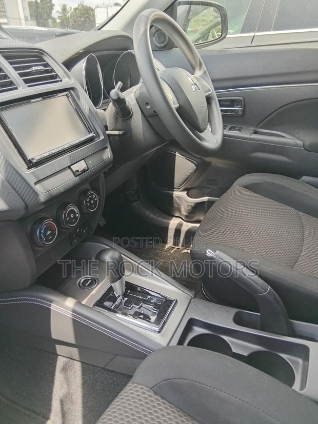 Mitsubishi Outlander 2019 Silver