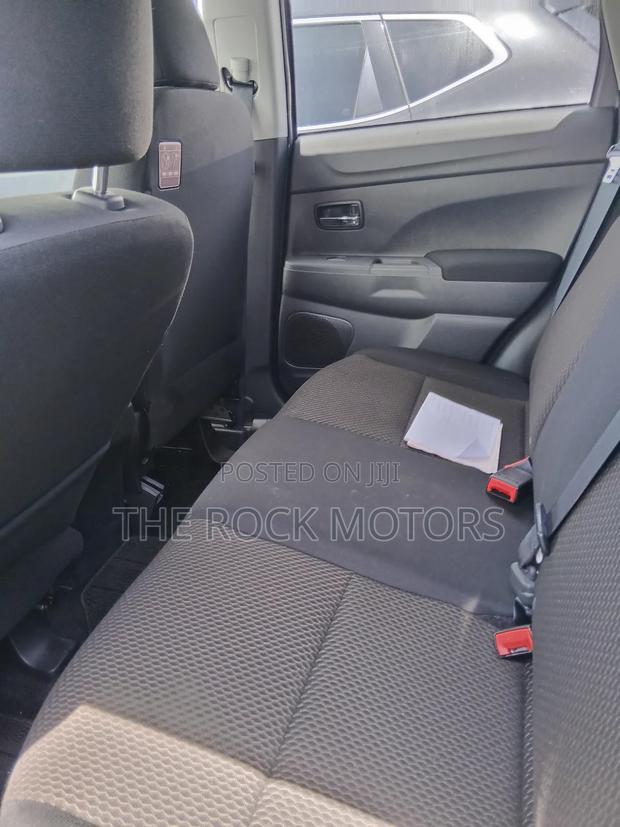 Mitsubishi Outlander 2019 Silver