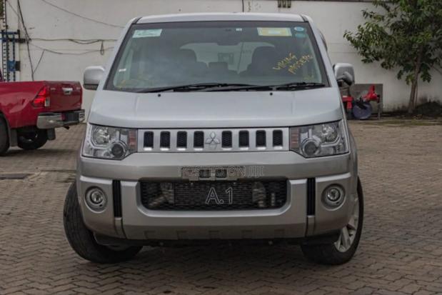 Mitsubishi Delica 2019 Silver