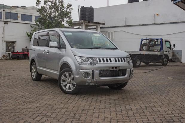 Mitsubishi Delica 2019 Silver