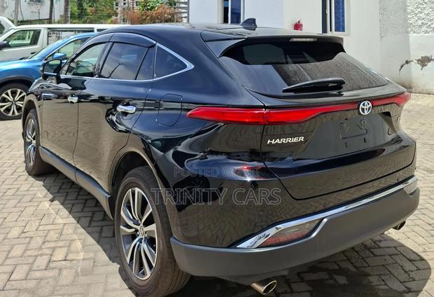 Toyota Harrier 2.5 Hybrid 4WD 2020 Black