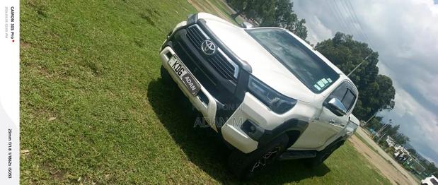 Toyota Hilux 2016 Pearl