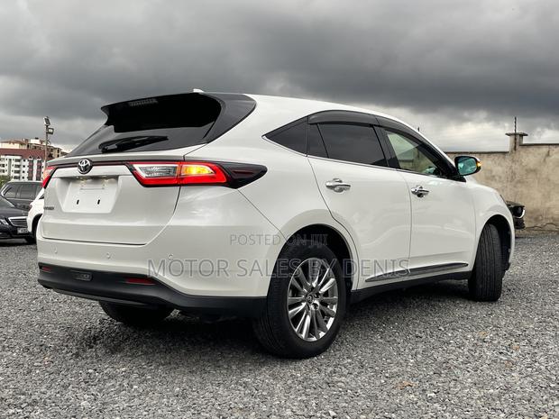 Toyota Harrier 2.0 Turbo 2019 White