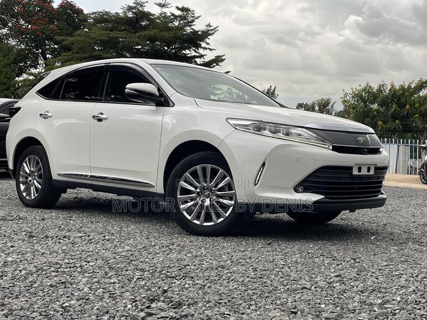 Toyota Harrier 2.0 Turbo 2019 White