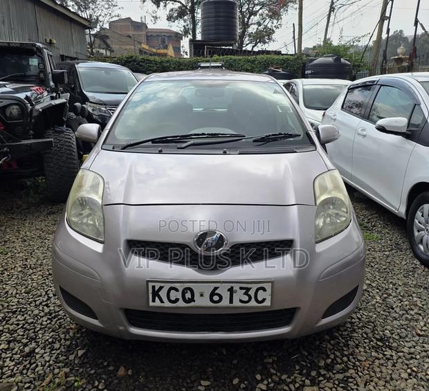Toyota Vitz 1.0 FWD 5dr 2010 Purple