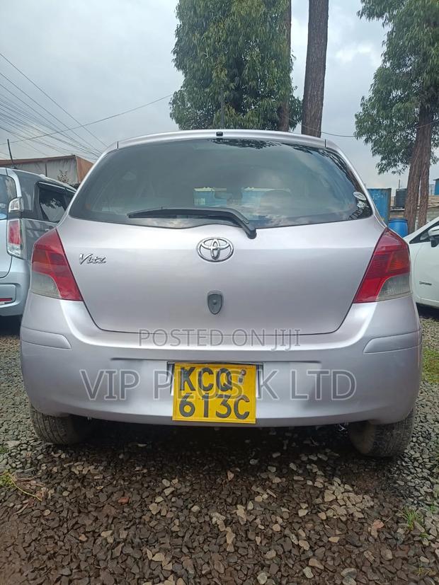 Toyota Vitz 1.0 FWD 5dr 2010 Purple