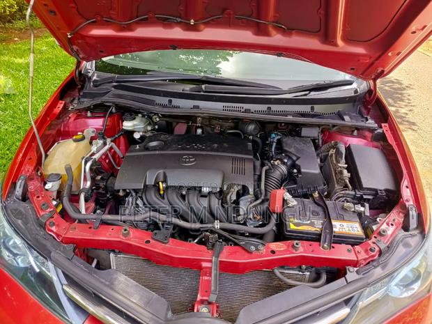Toyota Auris 2013 Red