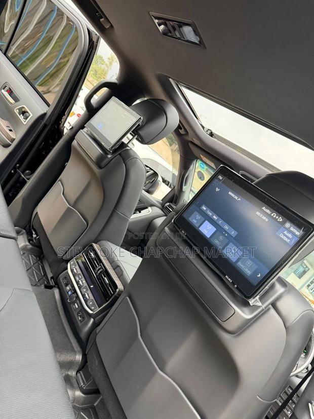 Toyota Land Cruiser LC300 2023 Black