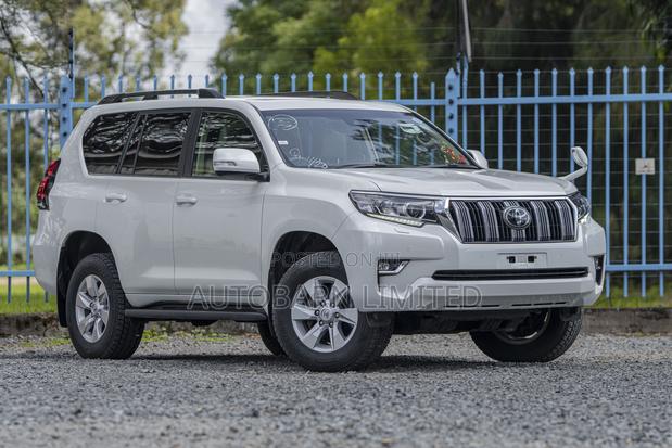 Toyota Land Cruiser Prado 2.8 2021 White