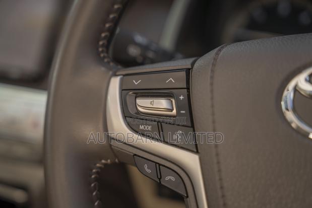 Toyota Land Cruiser Prado 2.8 2021 White